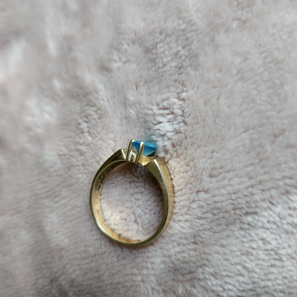 14kt Gold Aquamarine Ring - Picture 6 of 6